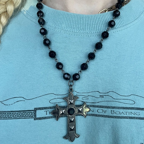Cross pendant necklace - Picture 2 of 4